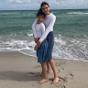 Meet your Posher, Devora